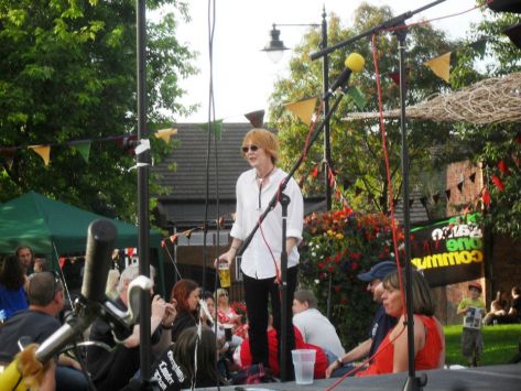 Laura Taylor in full flow!